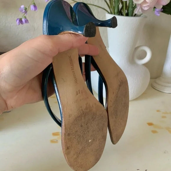 Vintage Manolo Blahnik Blue Patent Leather Thong Heel Sandal - Picture 5 of 6
